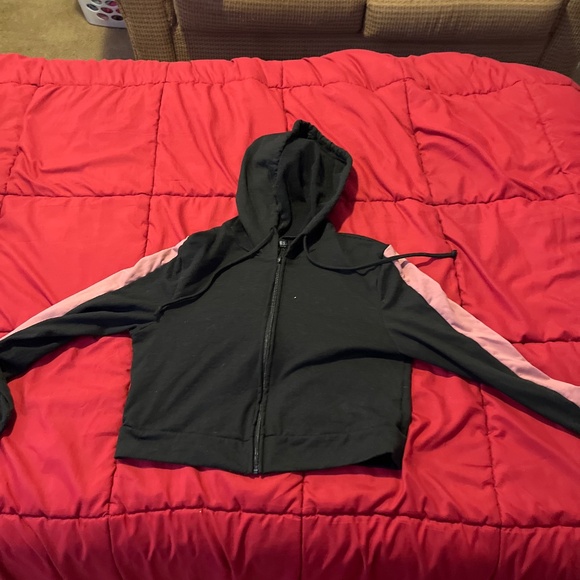 Crop top - Picture 3 of 3